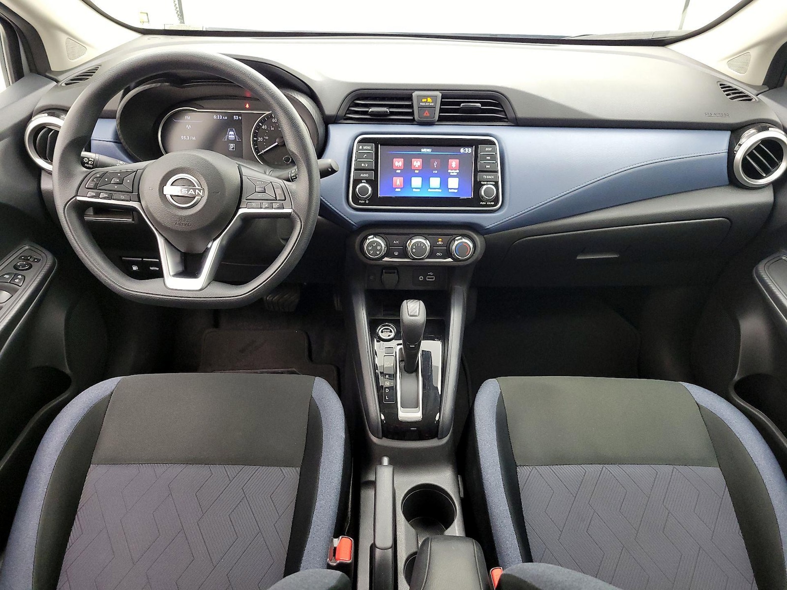 2025 Nissan Versa Sedan SV - Photo 10