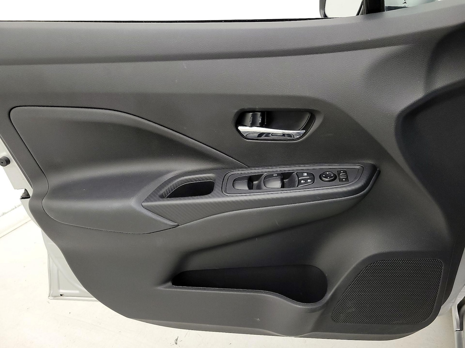 2025 Nissan Versa Sedan SV - Photo 13