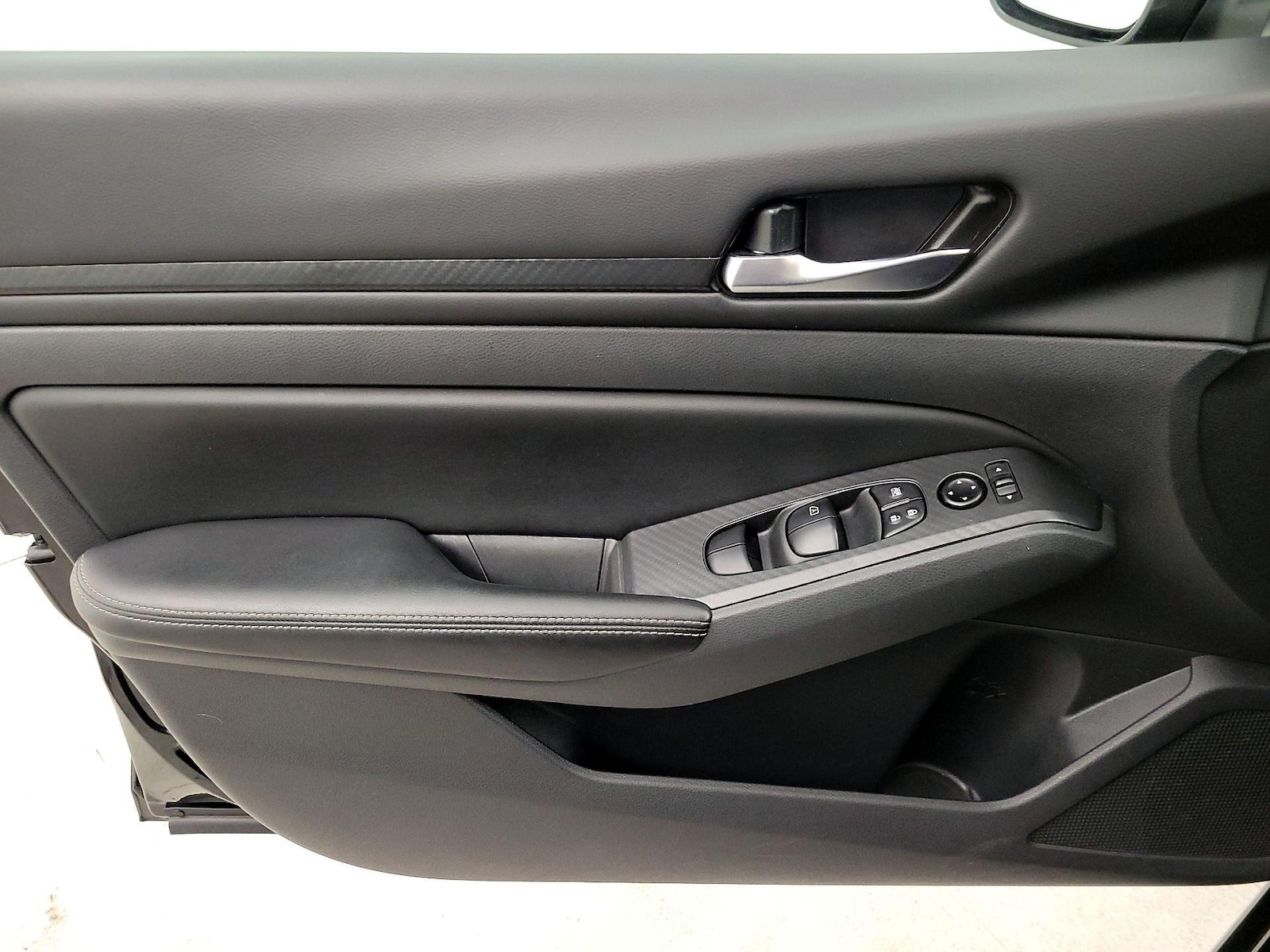 2025 Nissan Altima SV - Photo 13