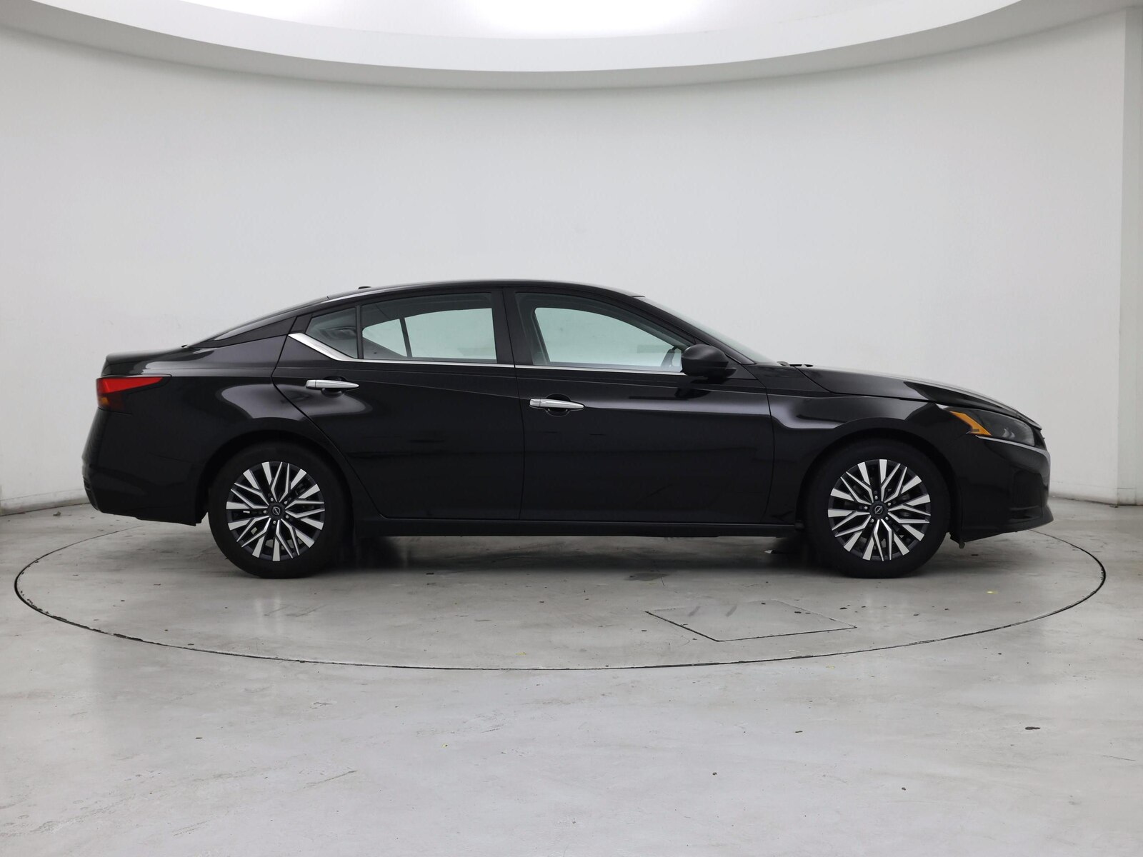 2025 Nissan Altima SV - Photo 8