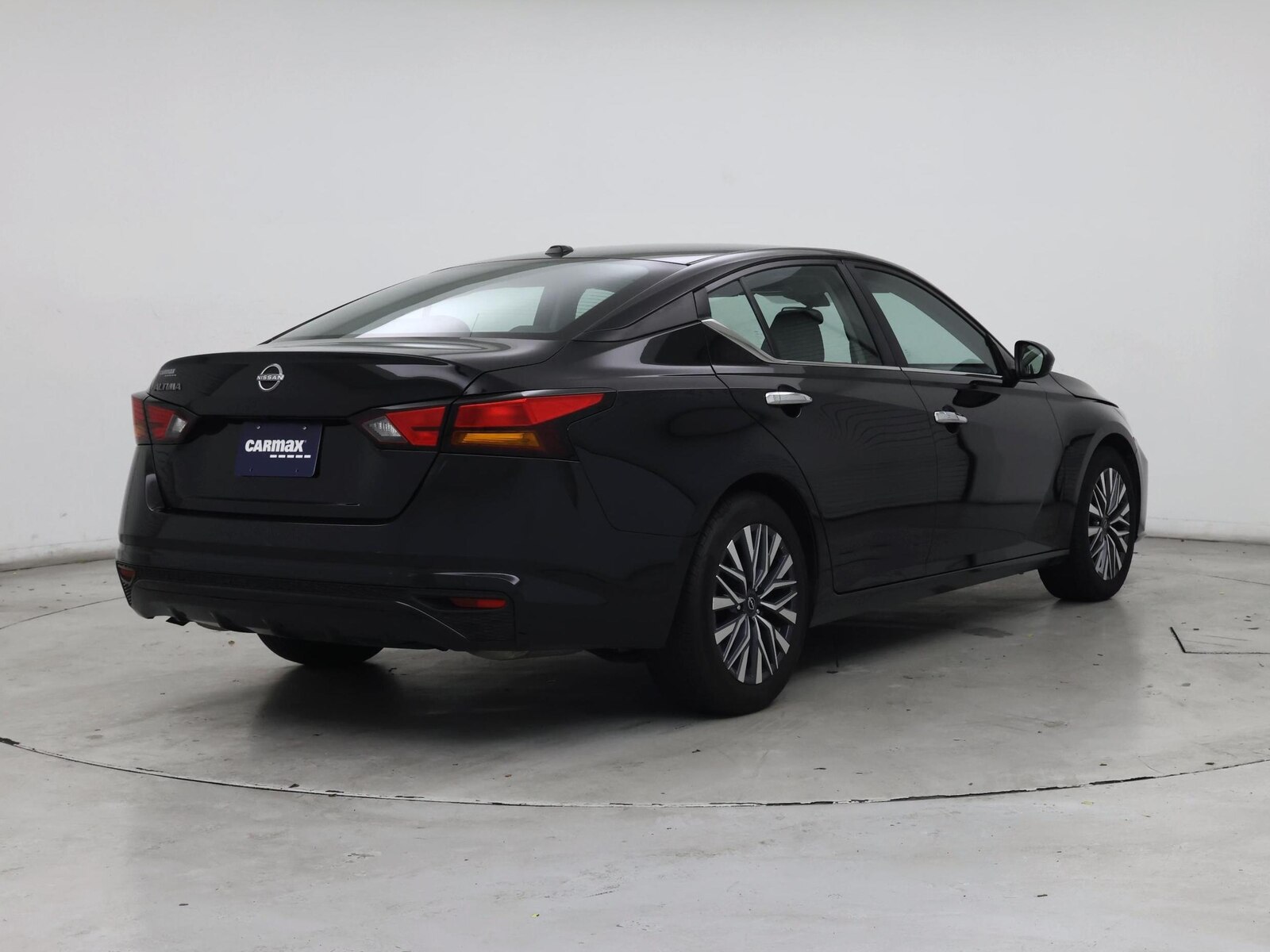 2025 Nissan Altima SV - Photo 9