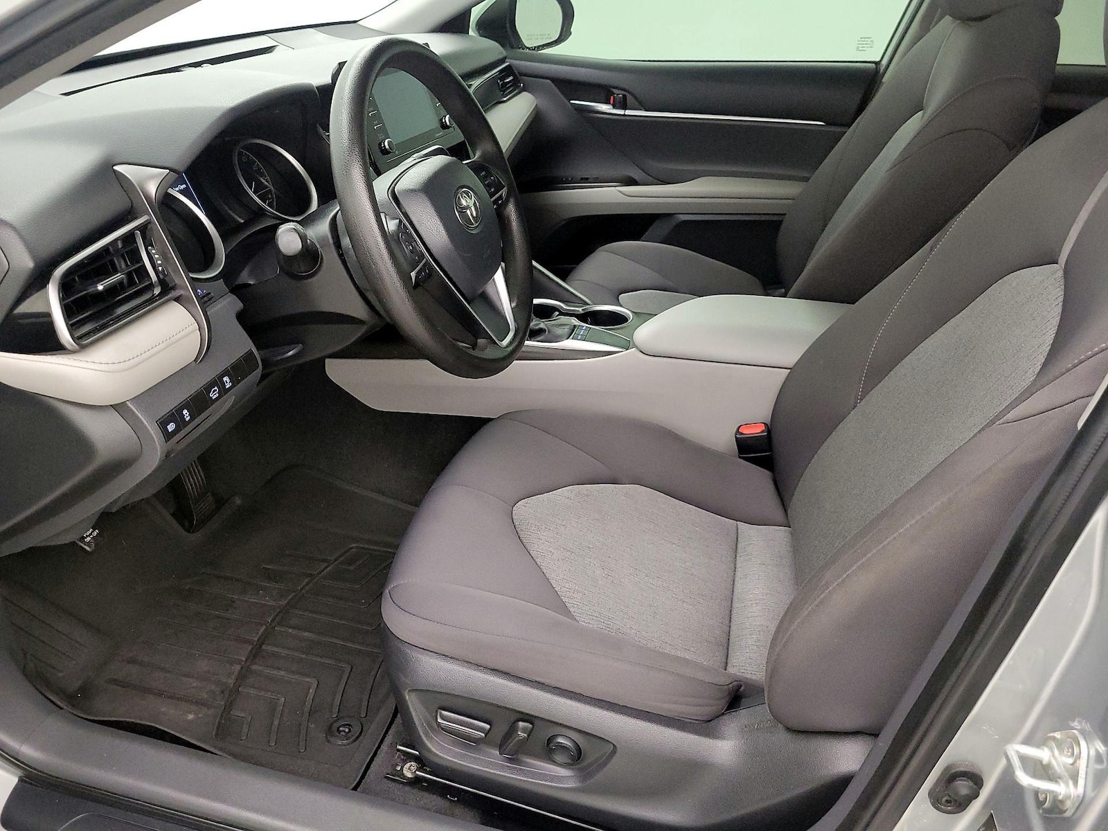Power Seat(s) & Side Airbags