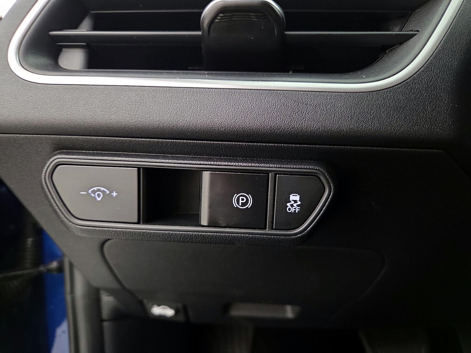 2025 Kia K4 LXS - Photo 14