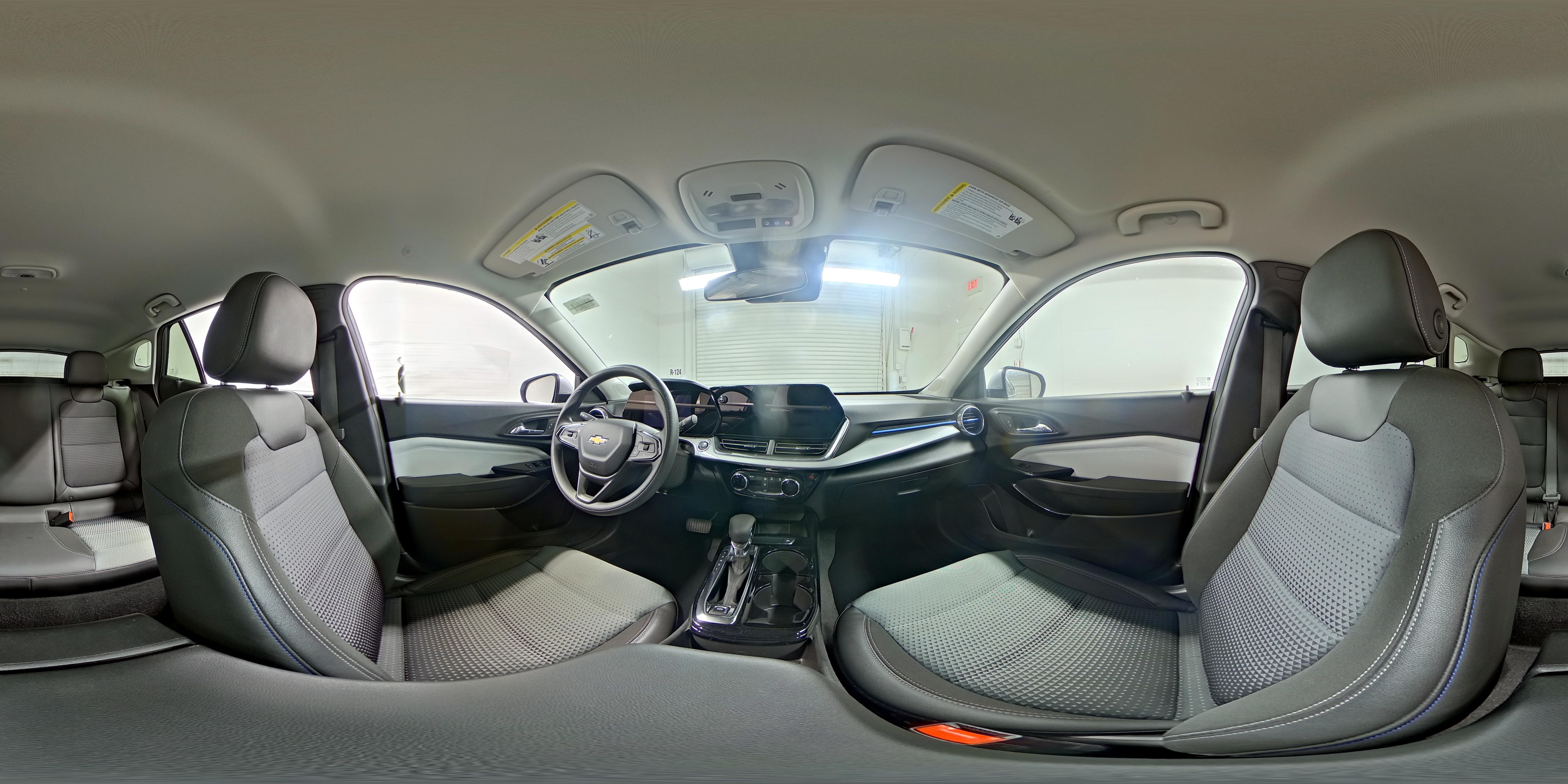 2025 Chevrolet Trax LT - Photo 24