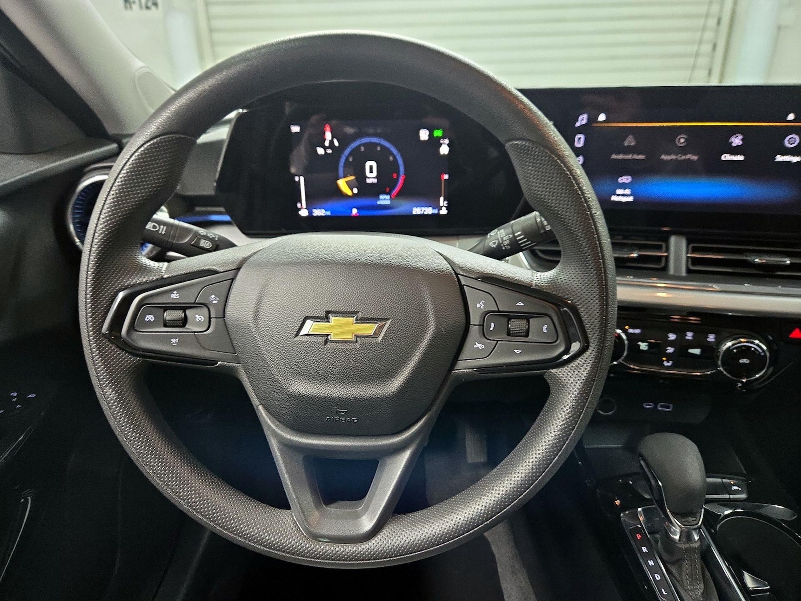 2025 Chevrolet Trax LT - Photo 11