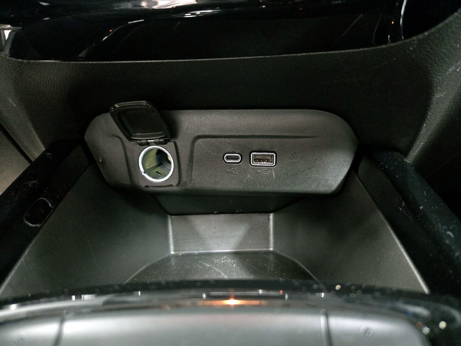 2025 Chevrolet Trax LT - Photo 19