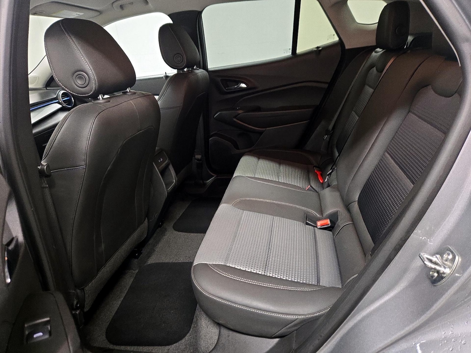 2025 Chevrolet Trax LT - Photo 20
