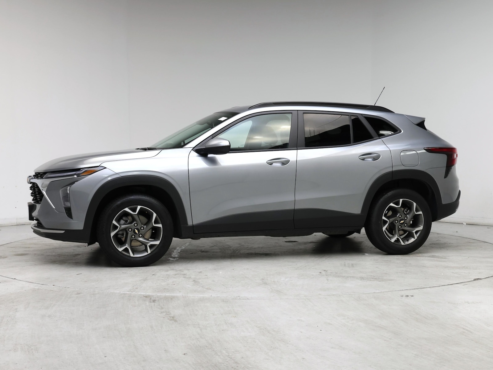 2025 Chevrolet Trax LT - Photo 4