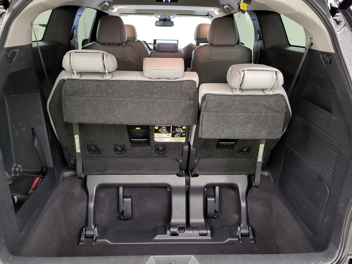 Trunk/Cargo (Seats Up)