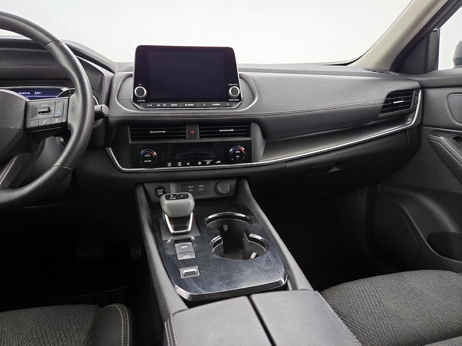 2025 Nissan Rogue SV - Photo 10
