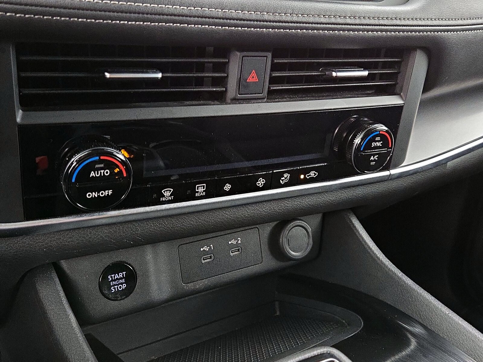 2025 Nissan Rogue SV - Photo 17