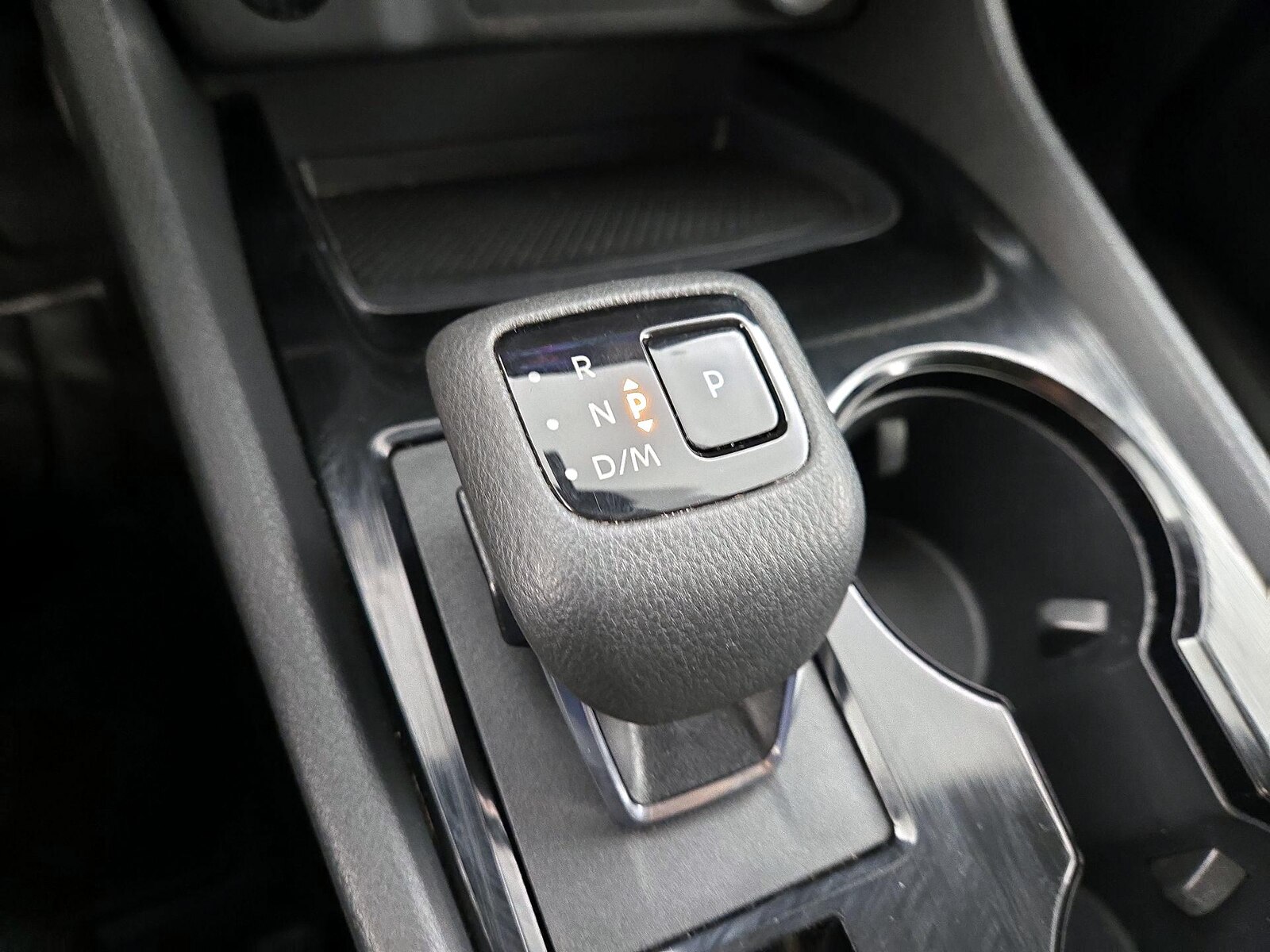 2025 Nissan Rogue SV - Photo 18