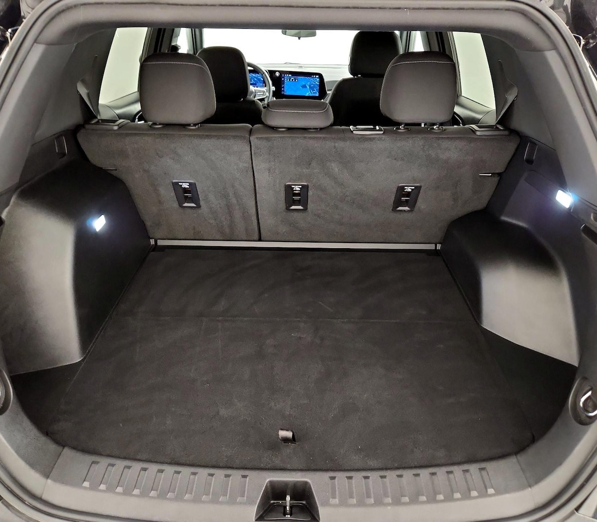 Trunk/Cargo (Seats Up)
