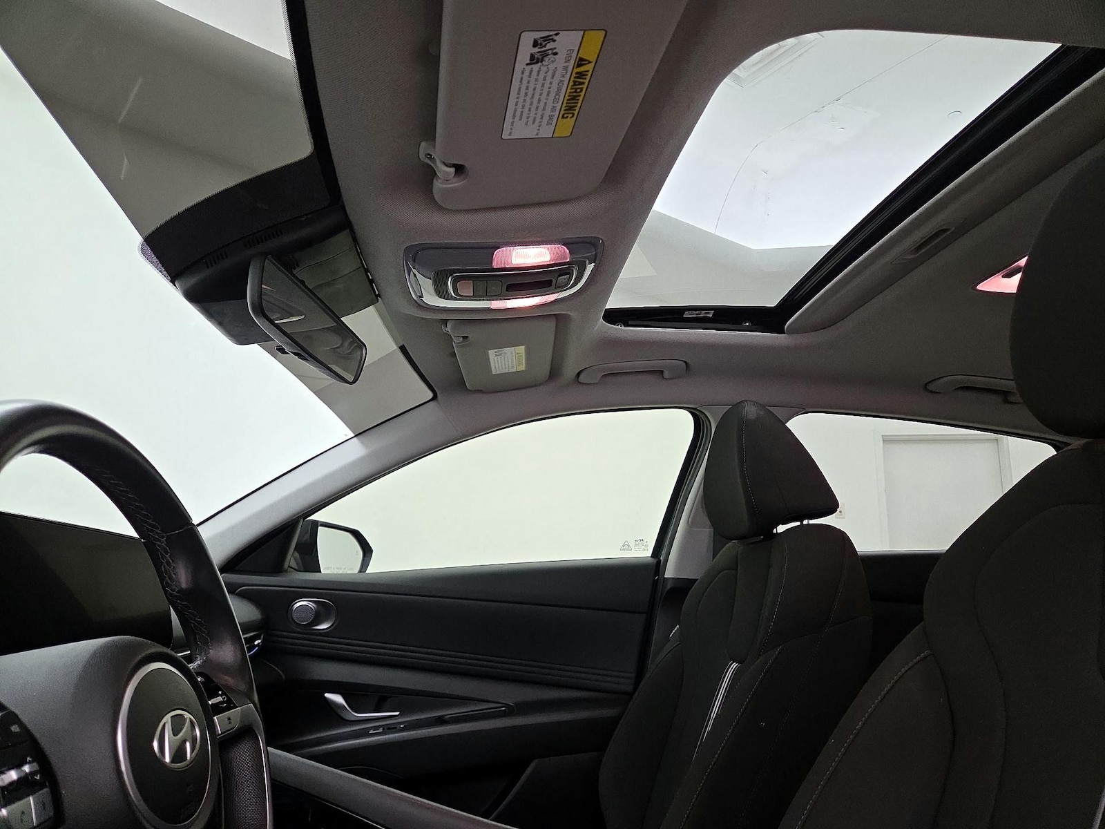 Sunroof(s) & Overhead Airbags