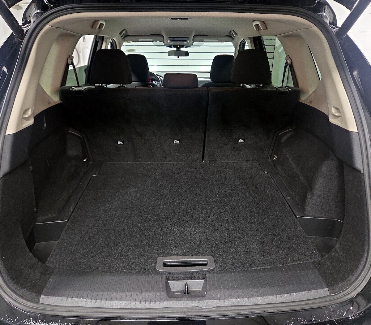 Trunk/Cargo (Seats Up)