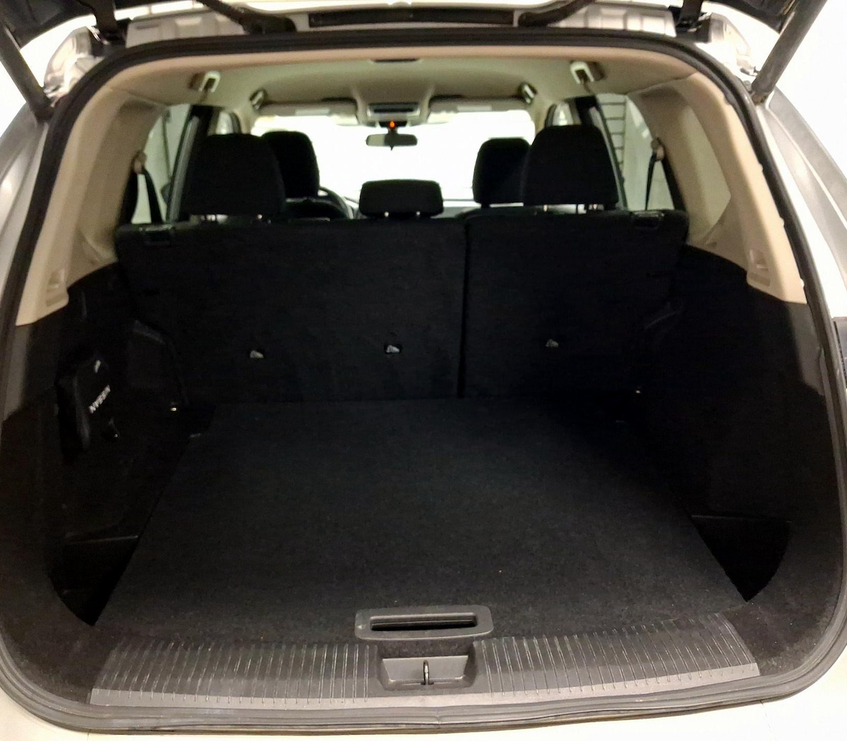 Trunk/Cargo (Seats Up)