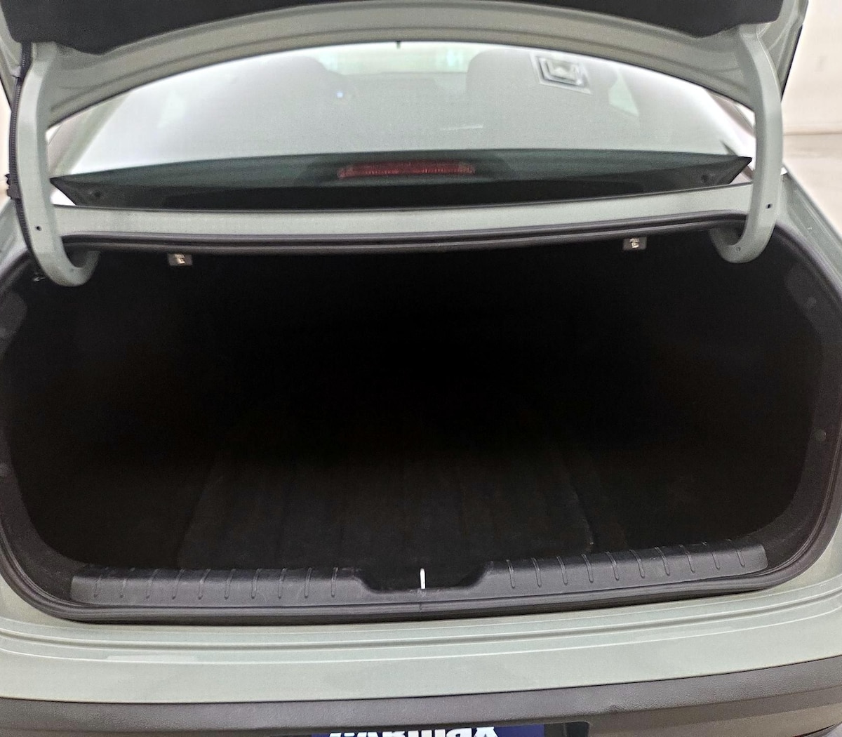 Trunk/Cargo (Seats Up)
