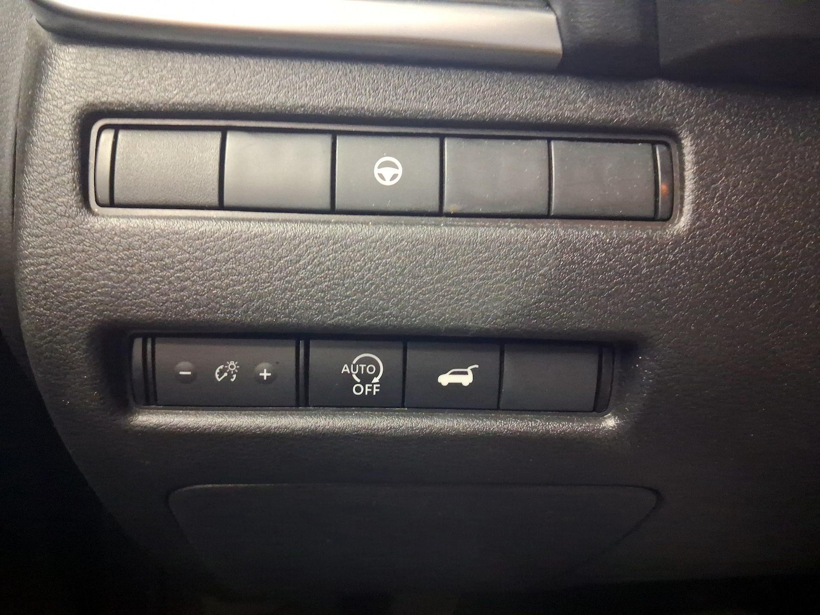 2025 Nissan Rogue SV - Photo 14