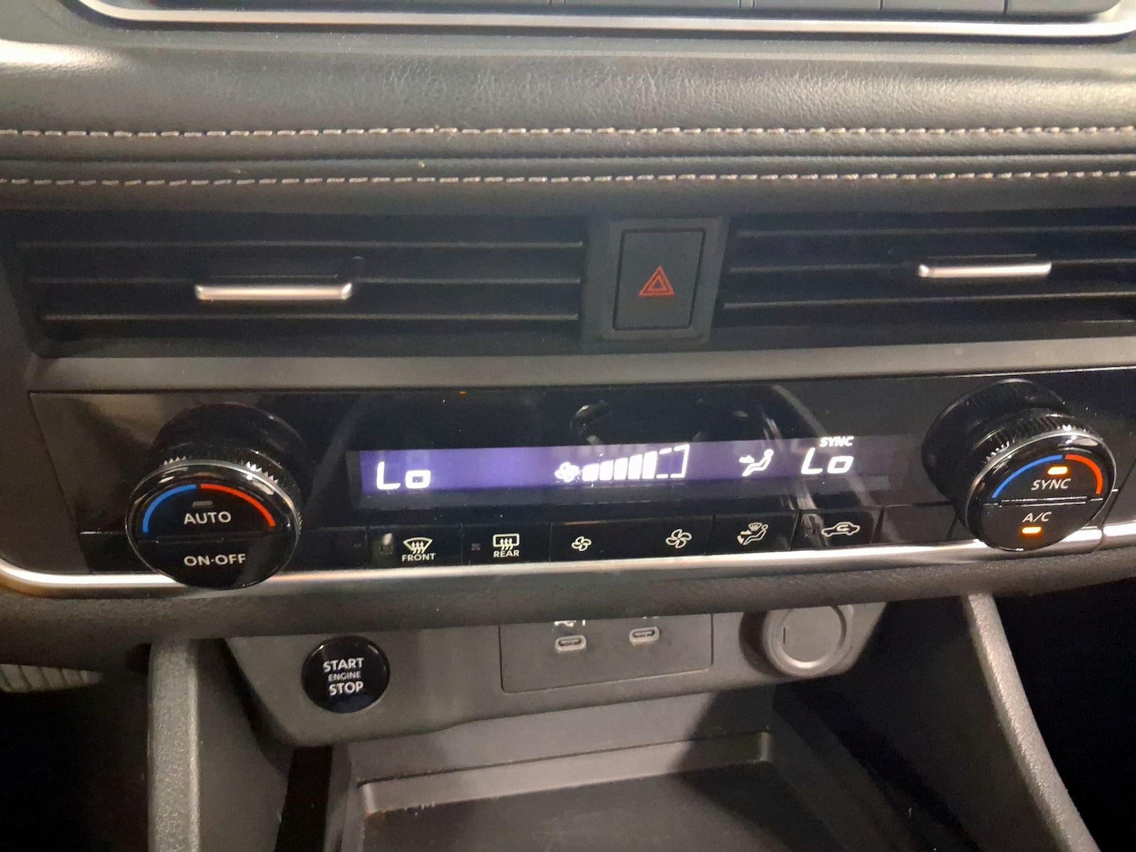 2025 Nissan Rogue SV - Photo 17
