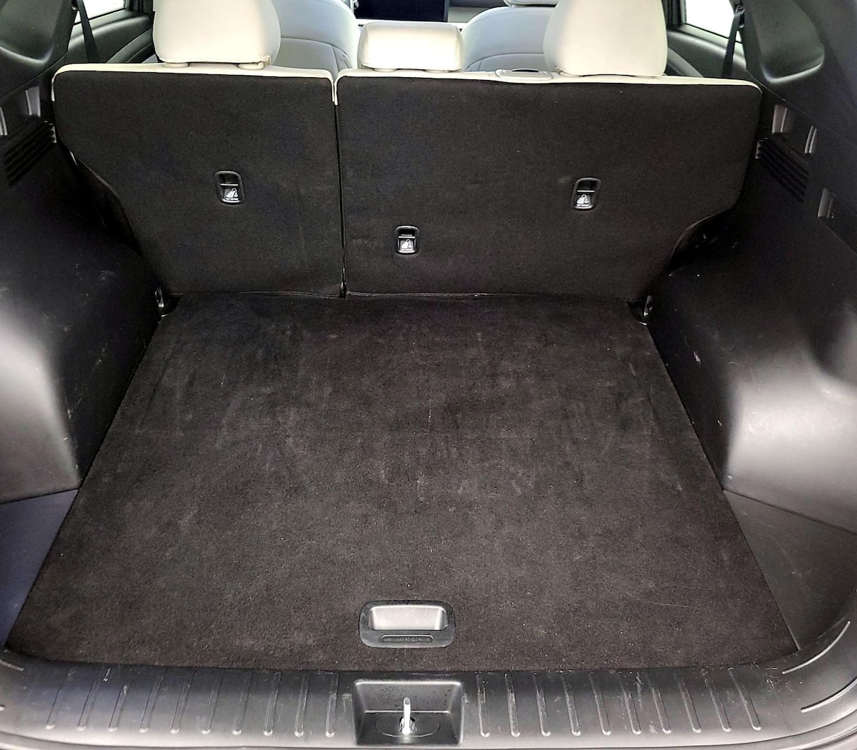 Trunk/Cargo (Seats Up)