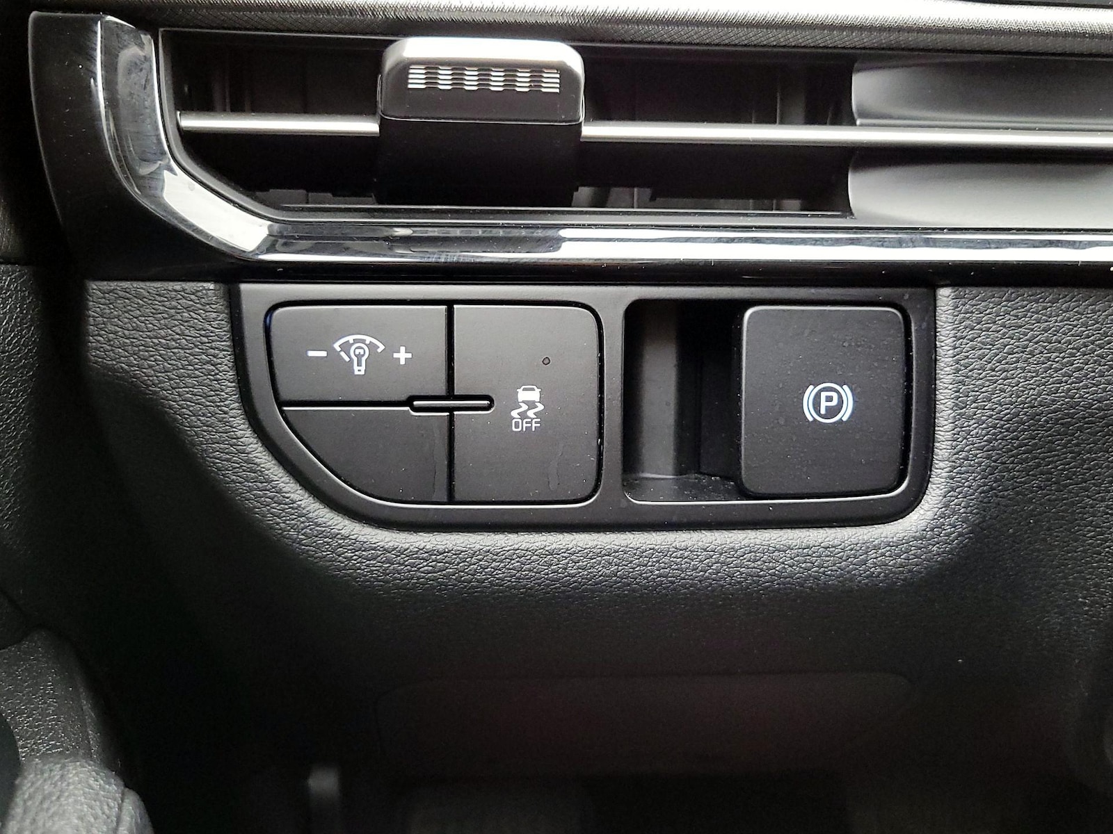 2026 Kia Sportage LX - Photo 14