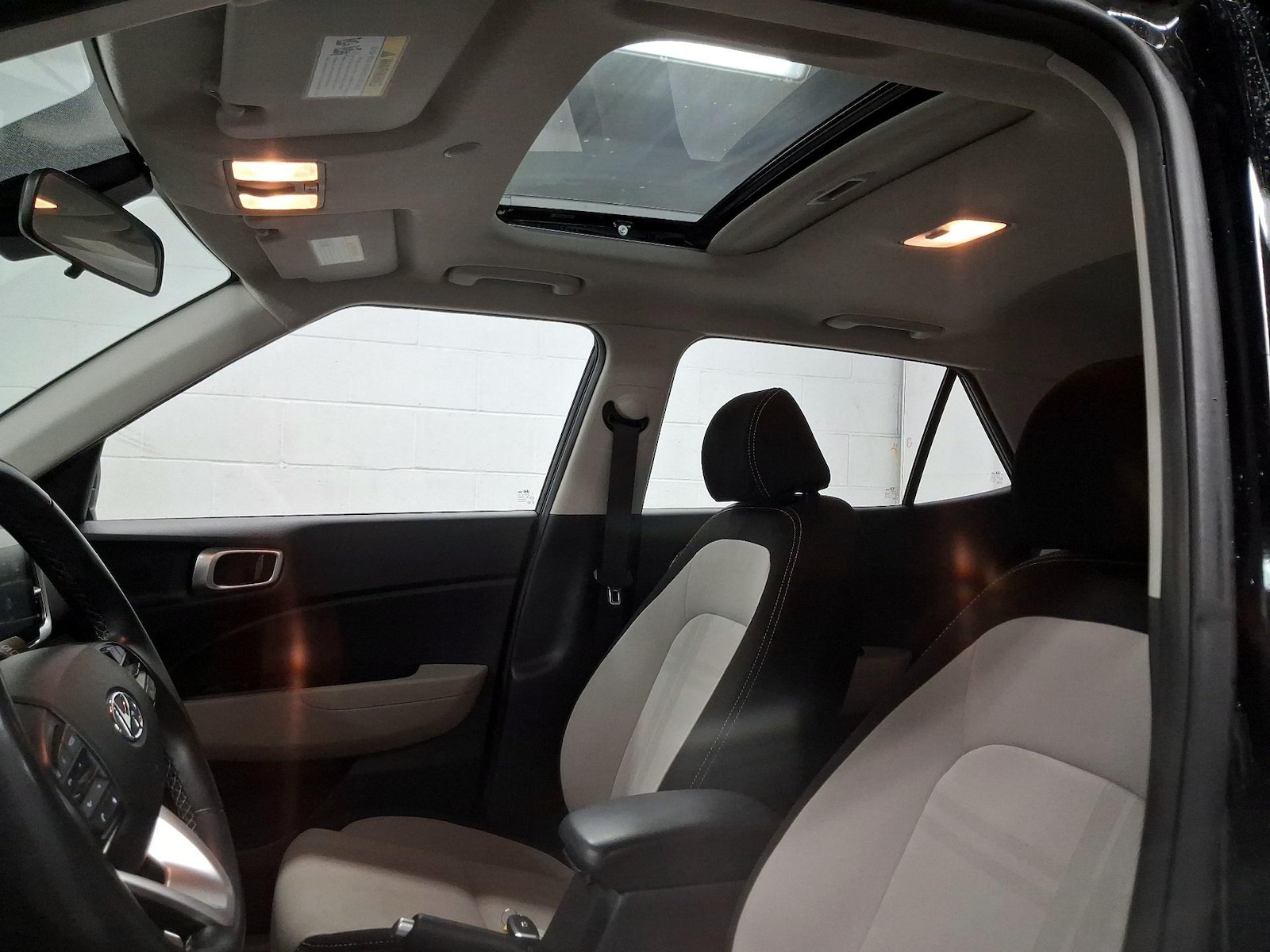 Sunroof(s) & Overhead Airbags