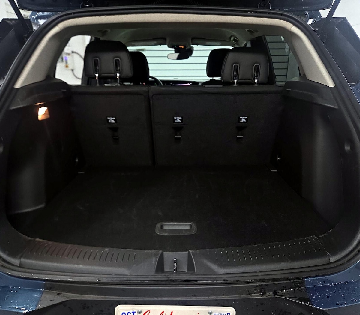 Trunk/Cargo (Seats Up)