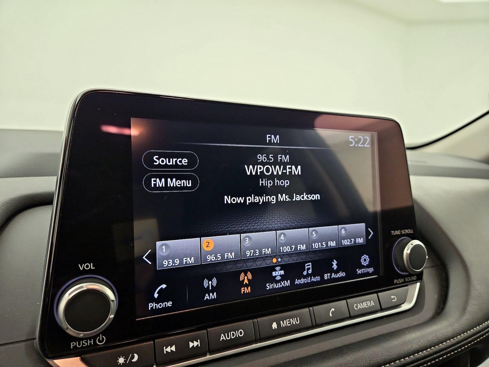 2025 Nissan Rogue SV - Photo 16