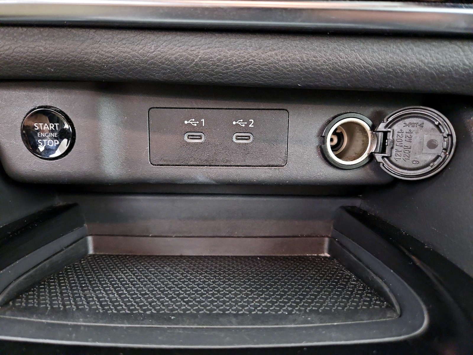 2025 Nissan Rogue SV - Photo 19