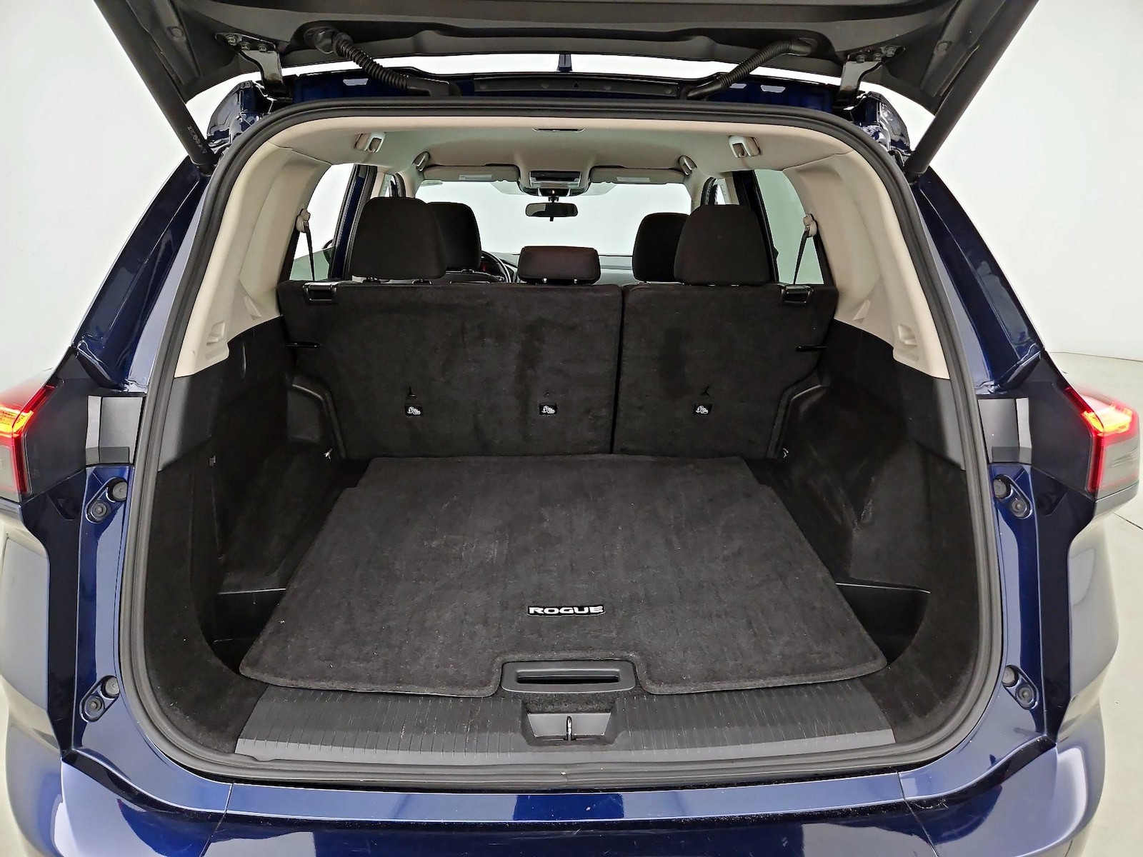 2025 Nissan Rogue SV - Photo 21