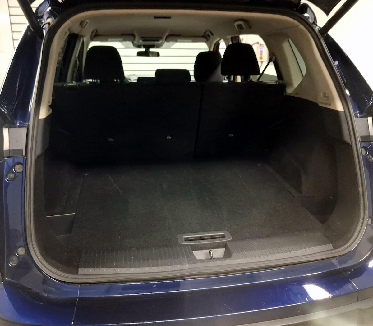Trunk/Cargo (Seats Up)