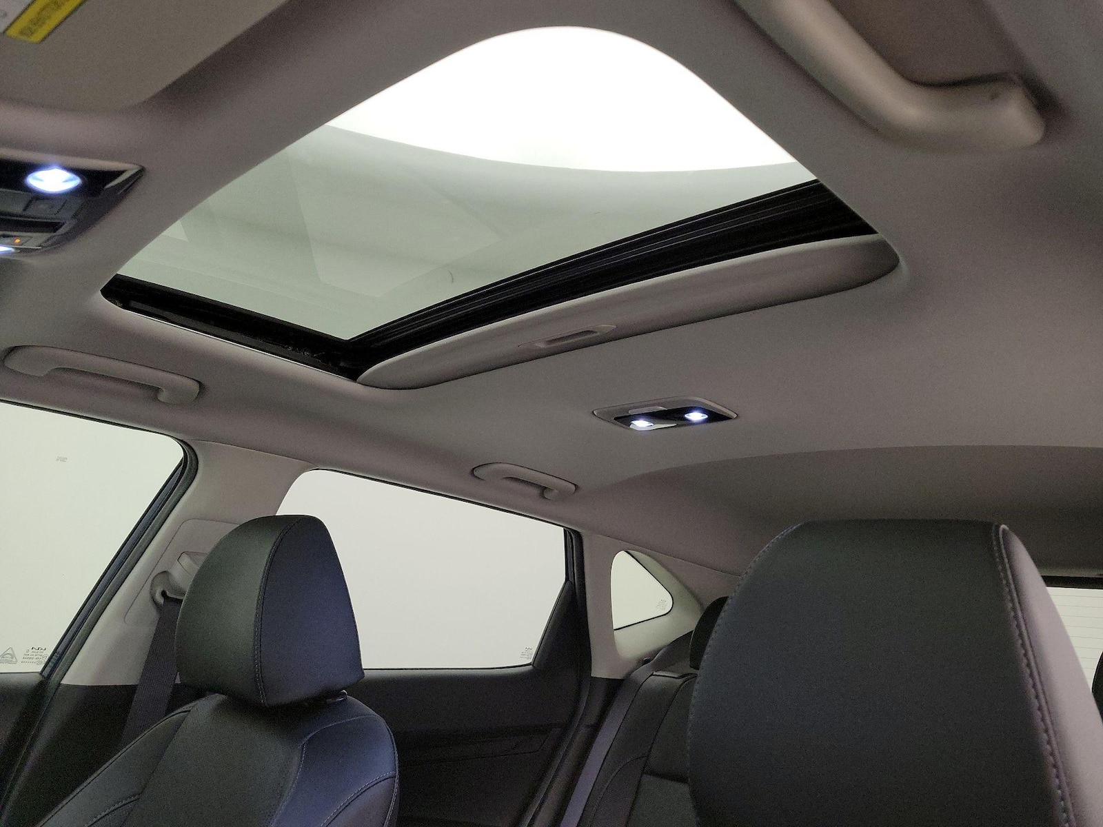 Sunroof(s) & Overhead Airbags