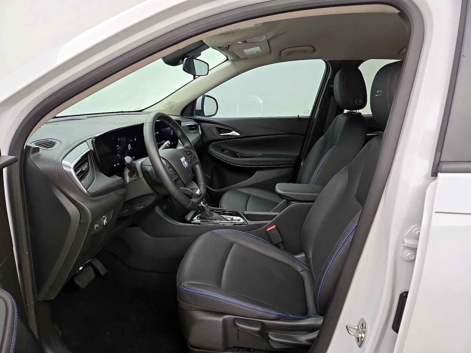 Side Airbags & Leatherette Seats