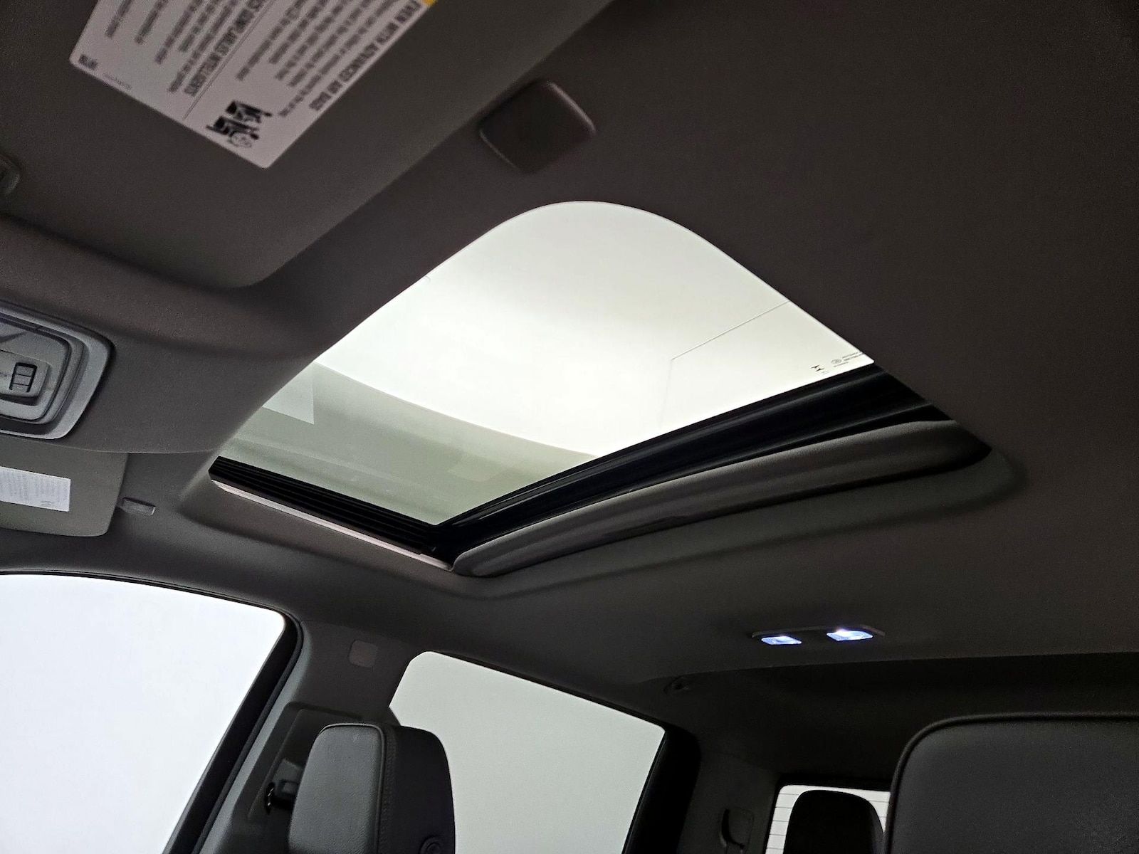 Sunroof(s) & Overhead Airbags