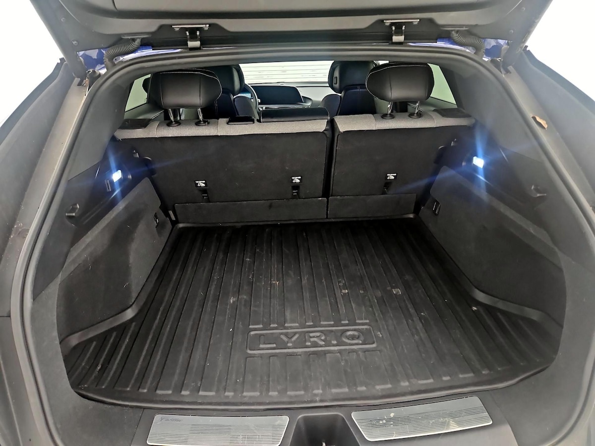Trunk/Cargo (Seats Up)