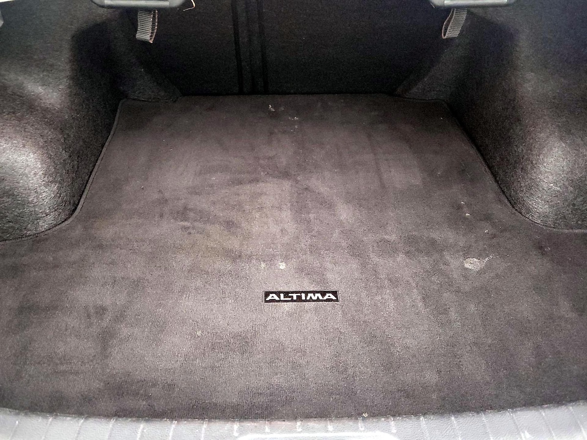 Trunk/Cargo (Seats Up)