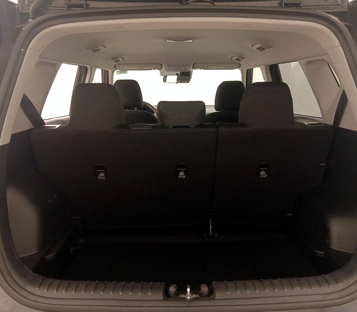 Trunk/Cargo (Seats Up)