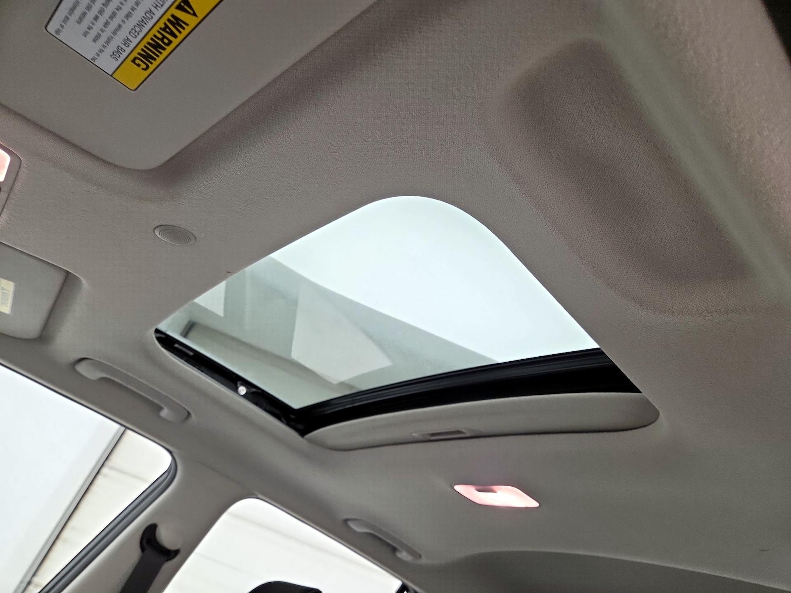Sunroof(s) & Overhead Airbags