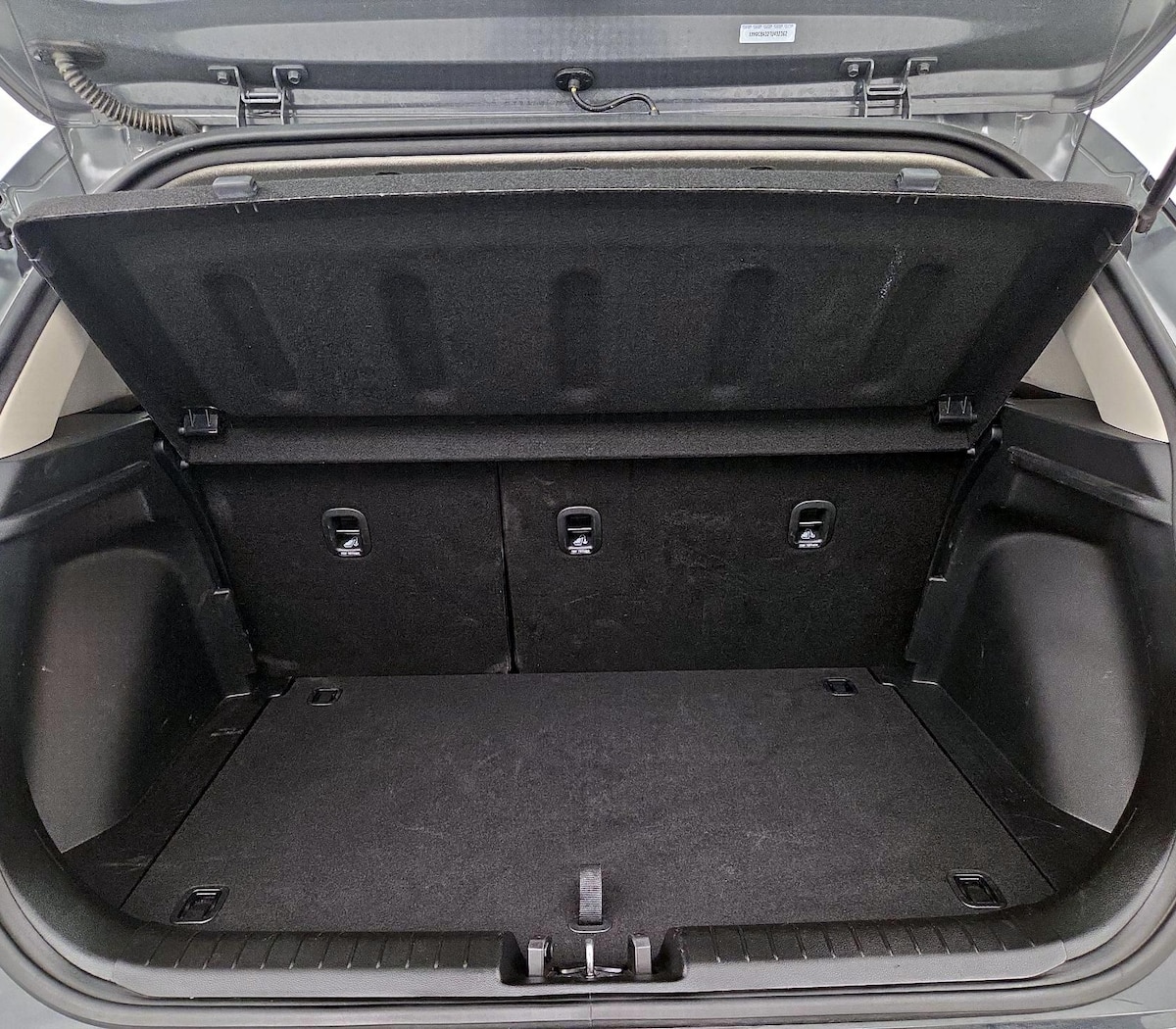 Trunk/Cargo (Seats Up)