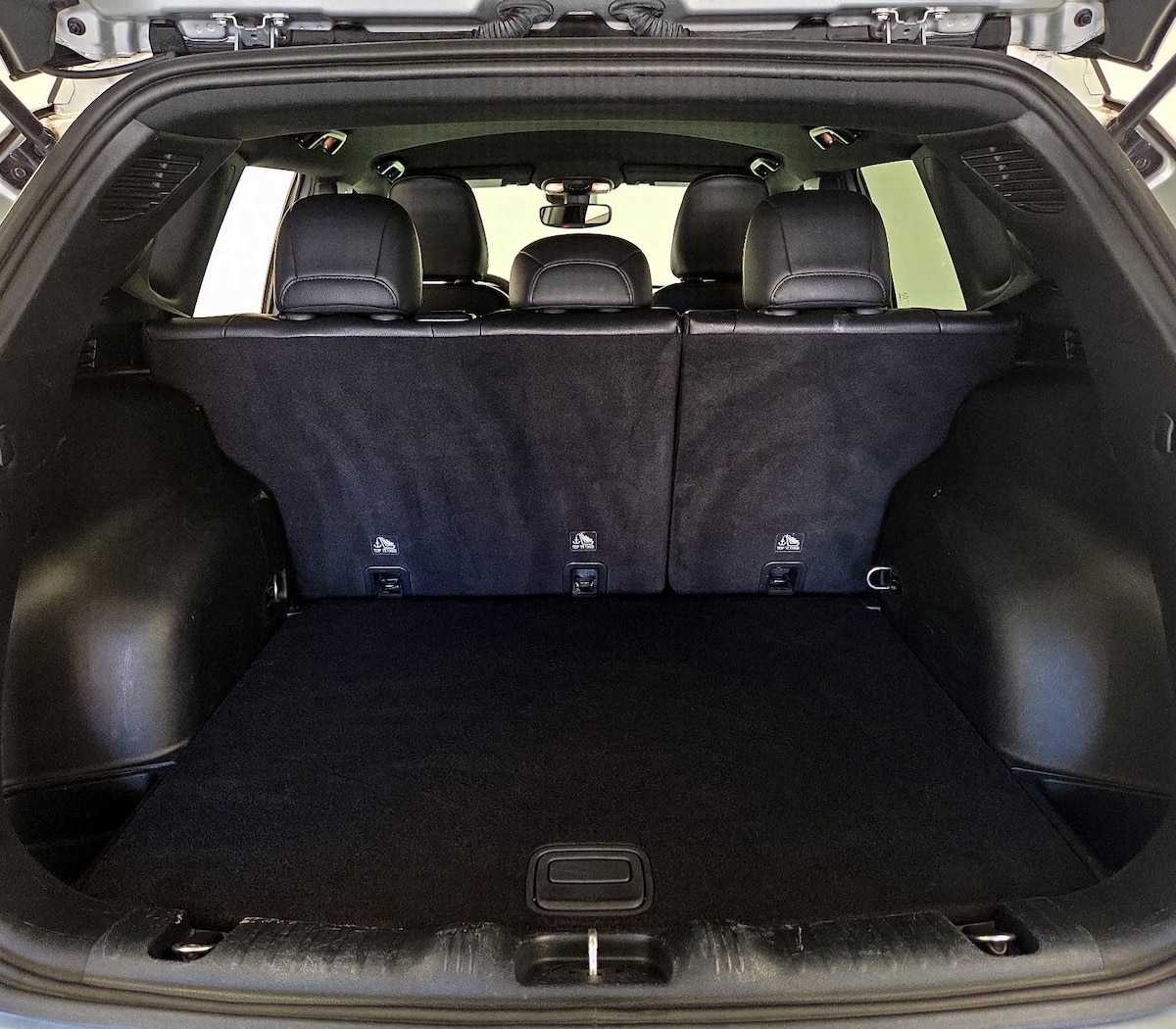 Trunk/Cargo (Seats Up)