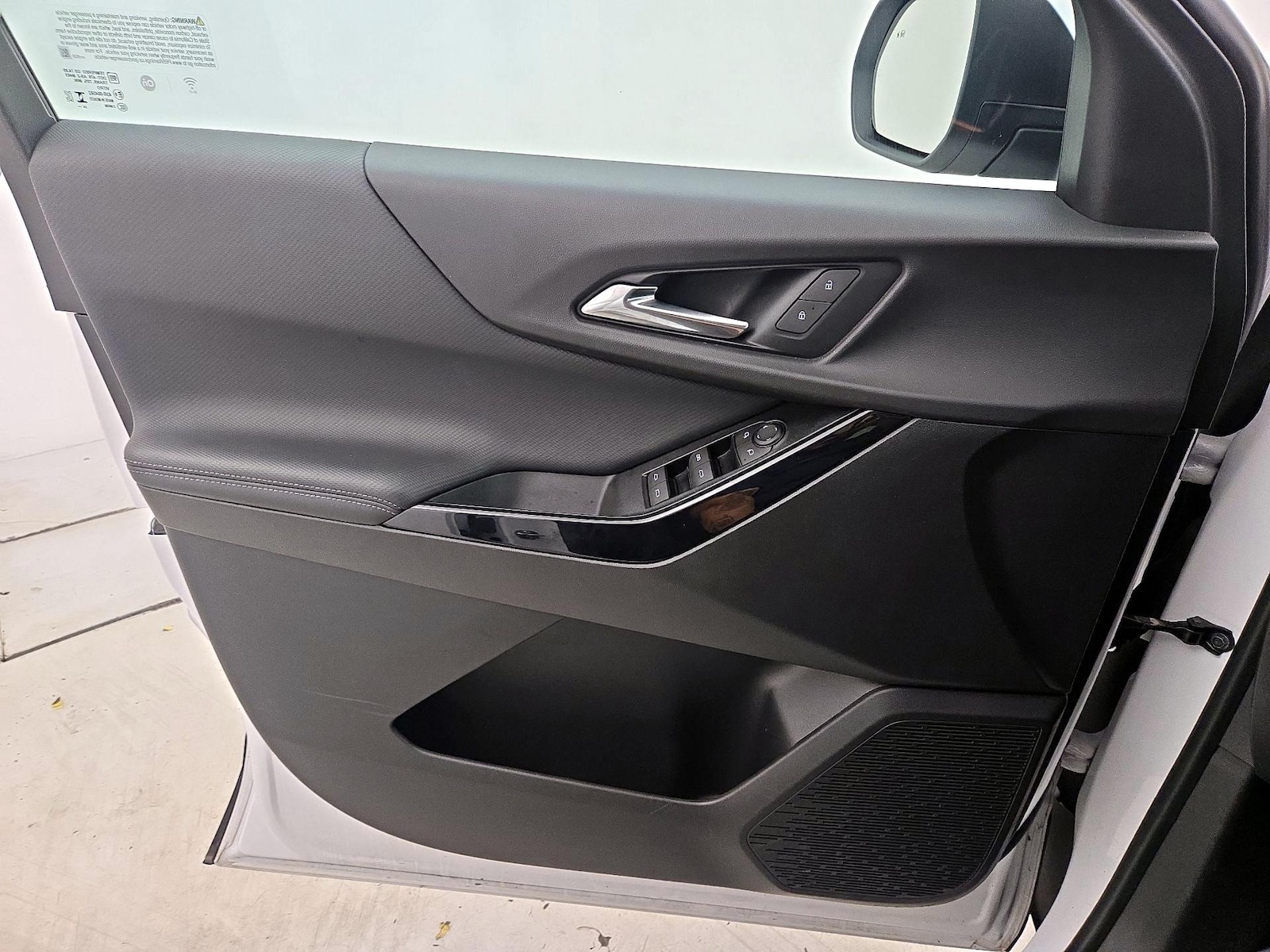 2025 Chevrolet Equinox LT - Photo 13