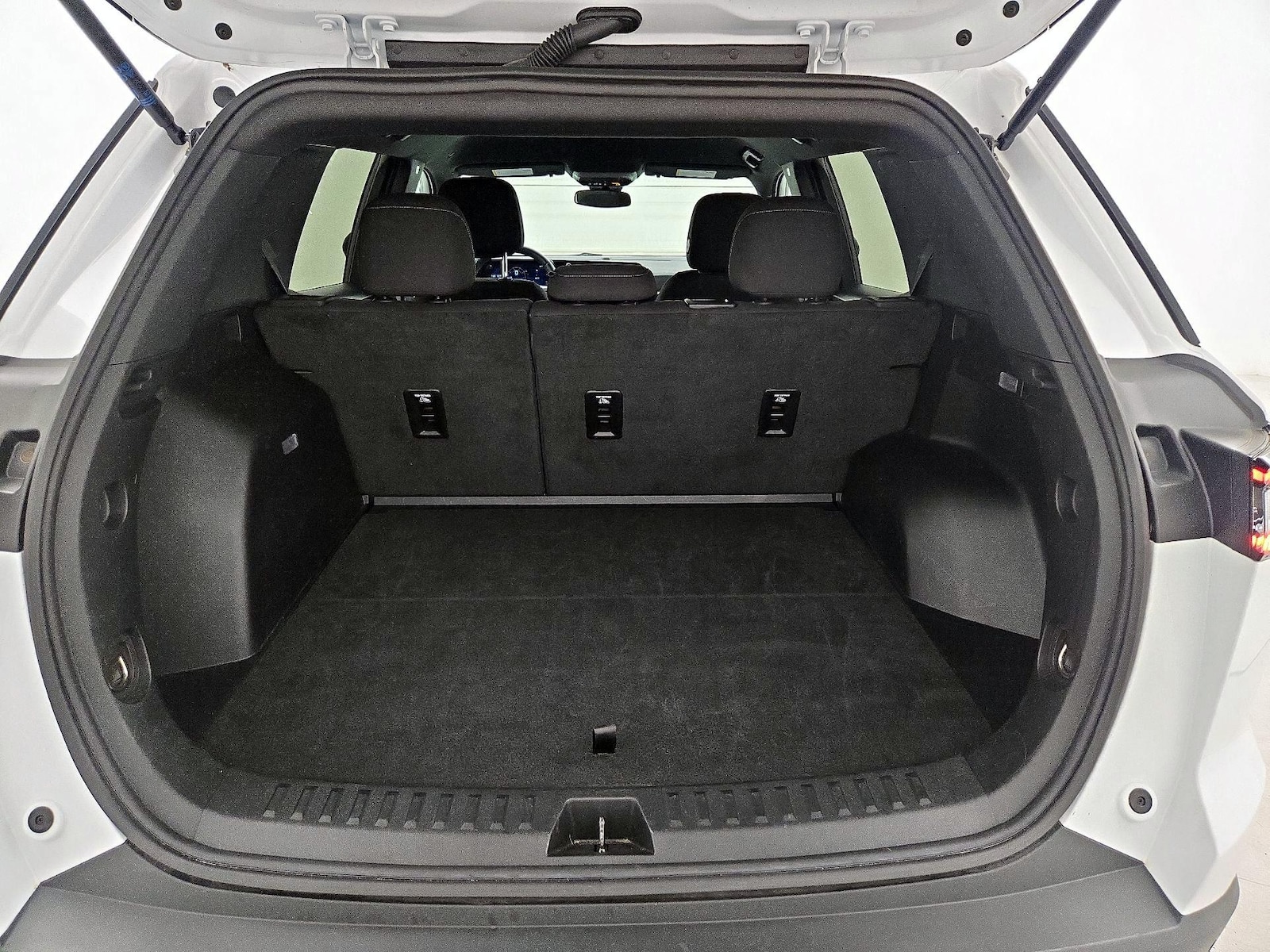 2025 Chevrolet Equinox LT - Photo 22