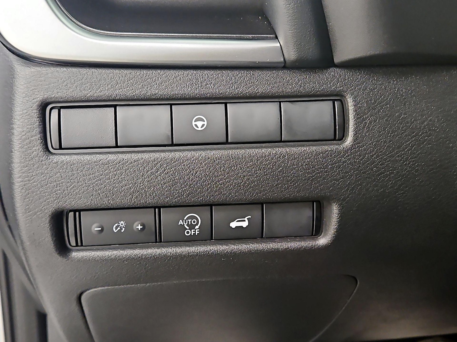 2025 Nissan Rogue SV - Photo 14