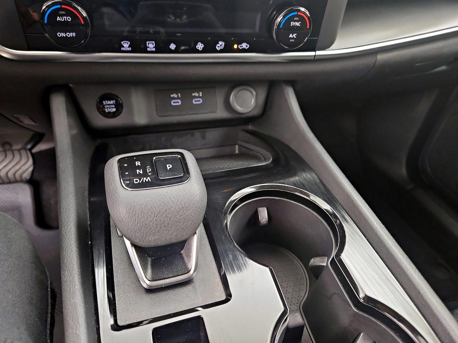 2025 Nissan Rogue SV - Photo 18