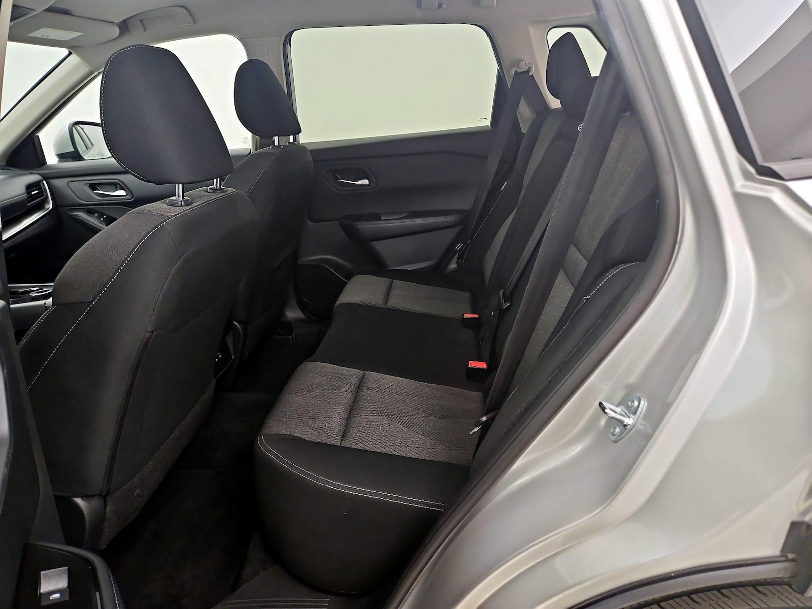 2025 Nissan Rogue SV - Photo 20