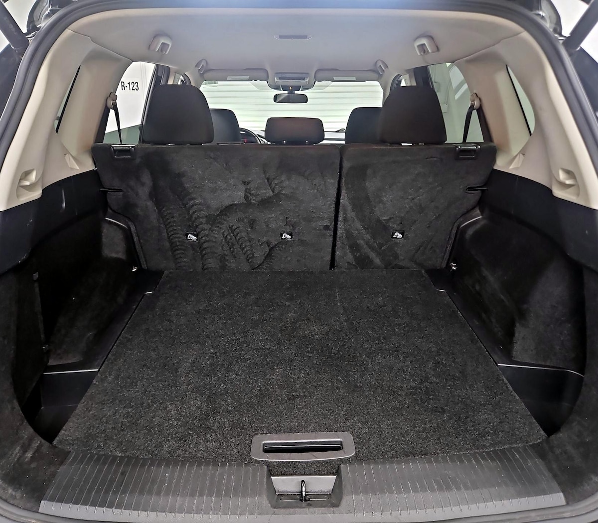 Trunk/Cargo (Seats Up)