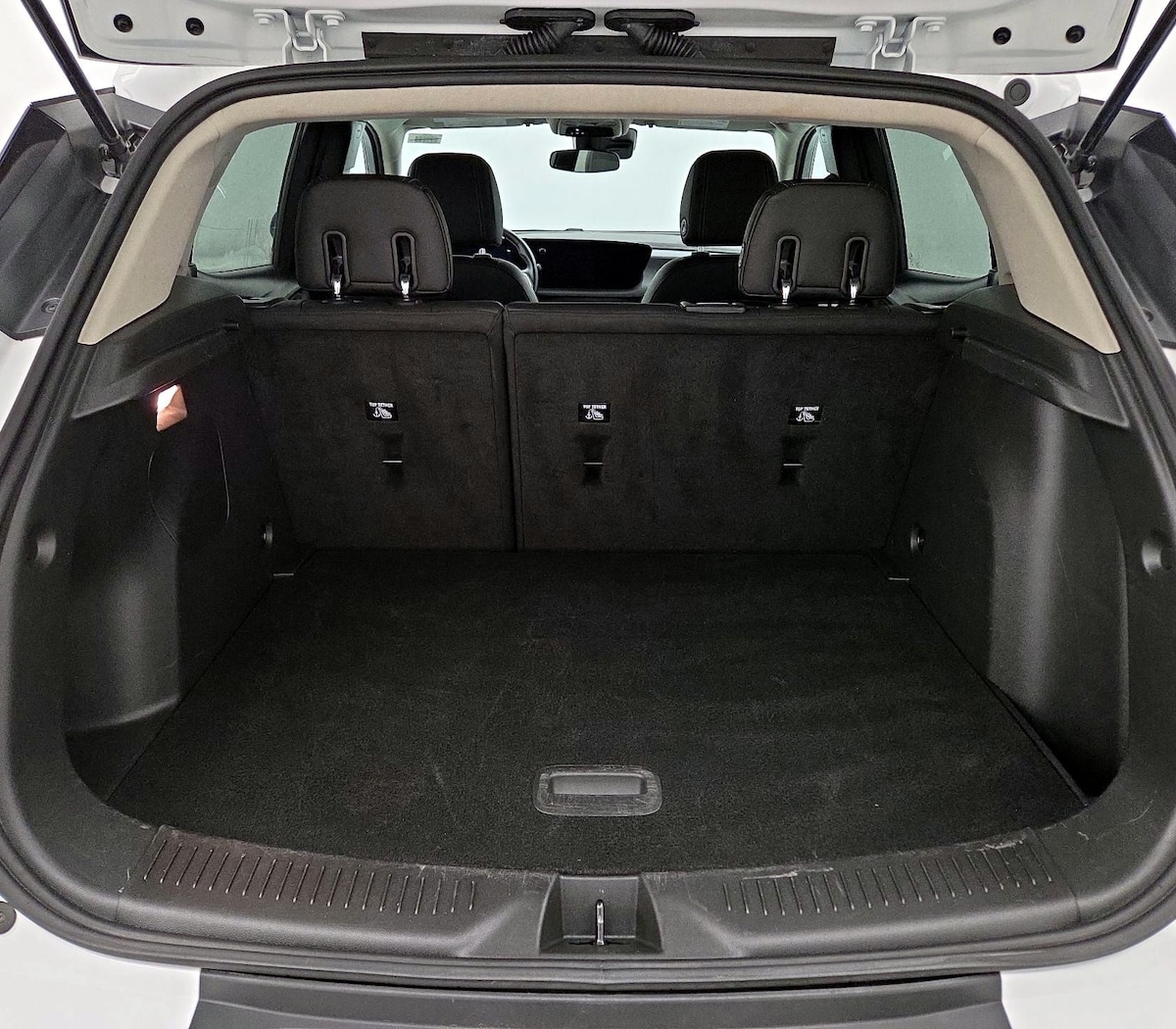 Trunk/Cargo (Seats Up)
