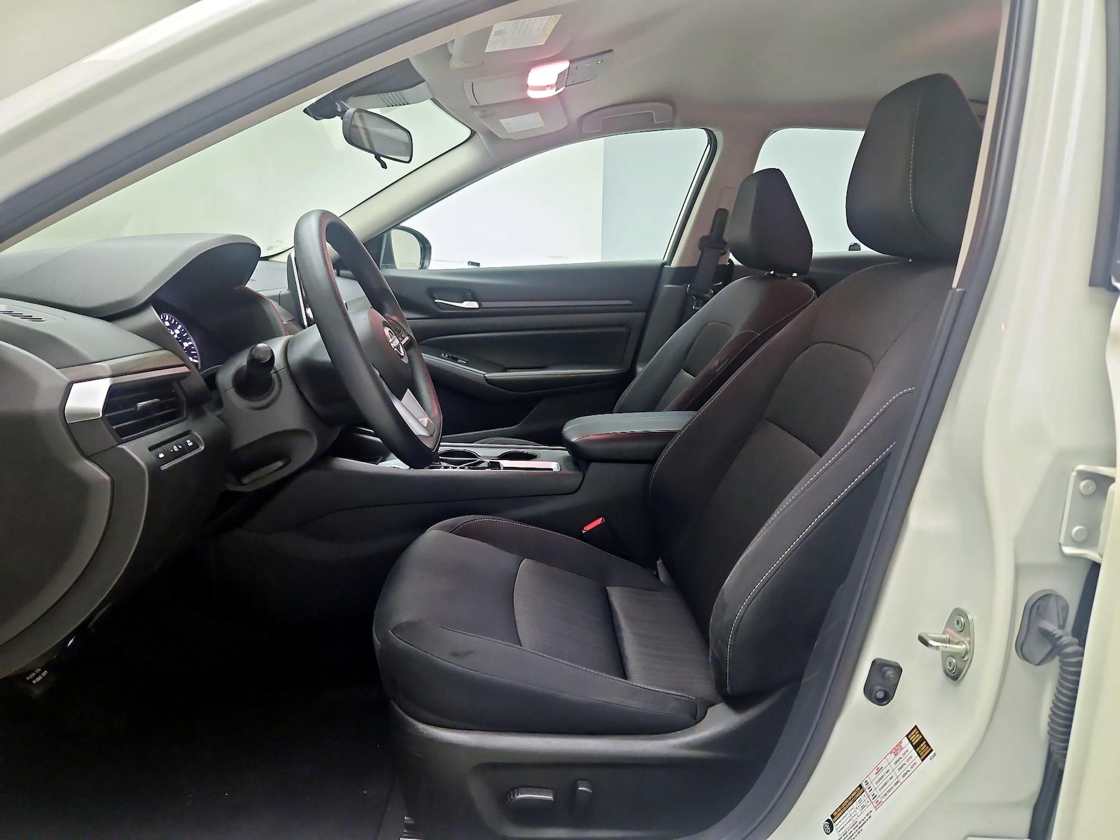 Power Seat(s) & Side Airbags