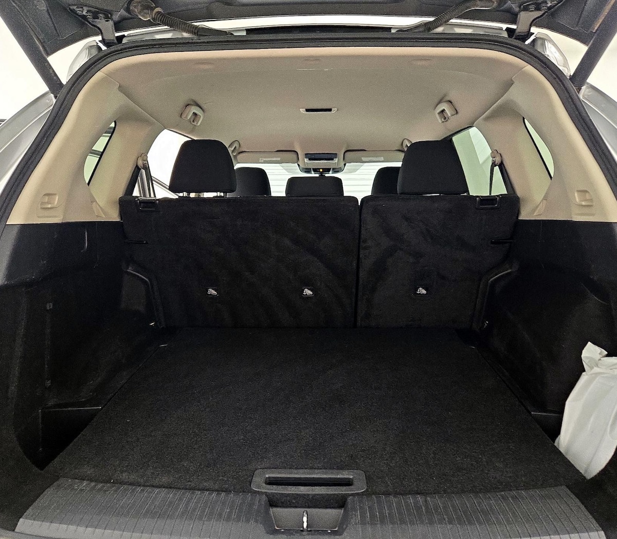 Trunk/Cargo (Seats Up)