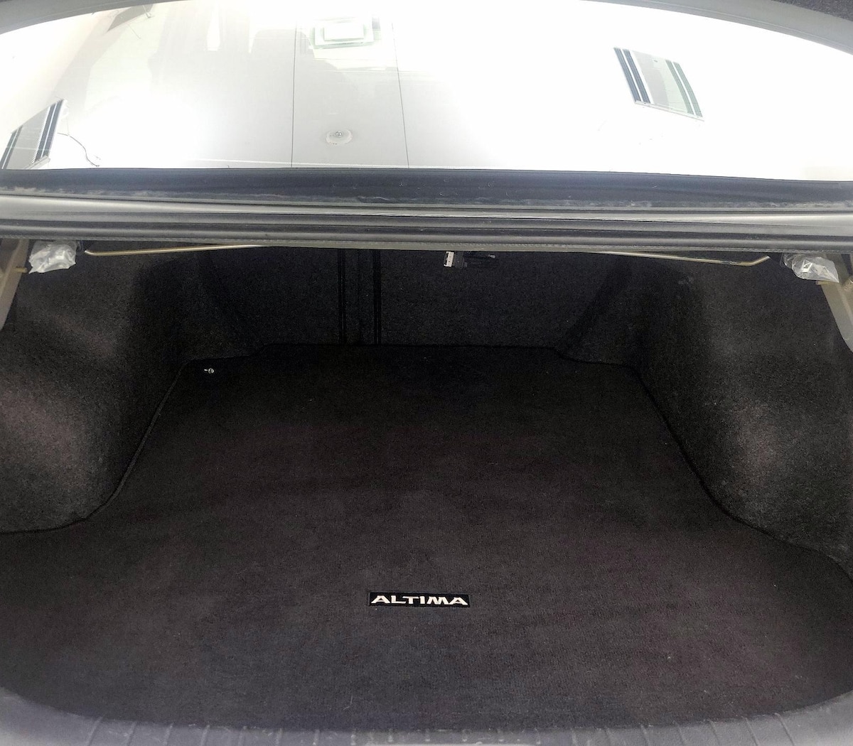 Trunk/Cargo (Seats Up)
